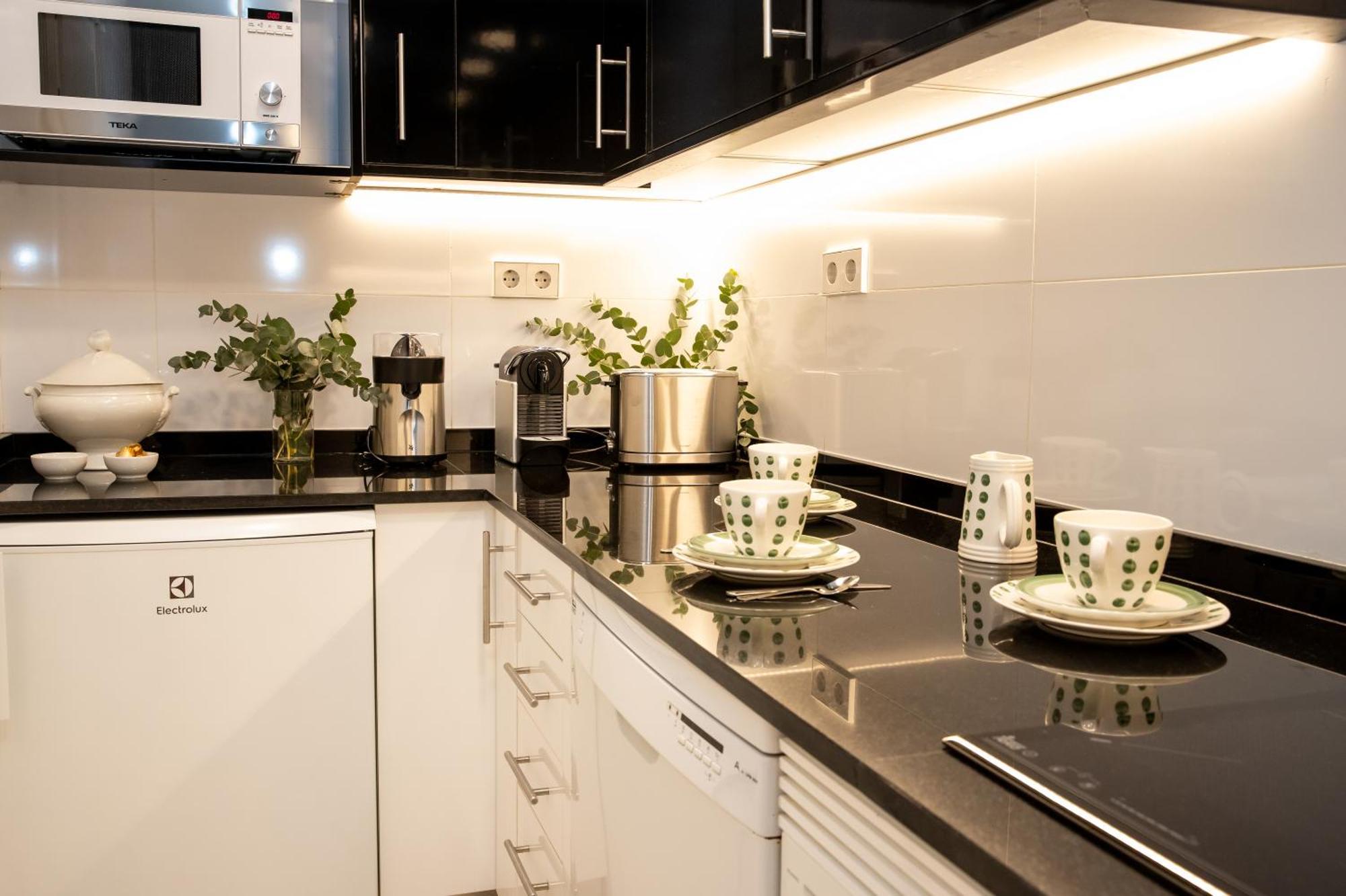 Apartamentos Principe 7 Мадрид Екстериор снимка